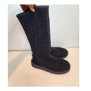 EUC - UGG Women's Classic Cardy Boots Black Size 7 –‎ Cozy & Stylish
